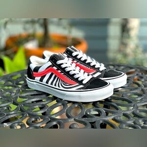 Vans — Swirl Style 36 Shoes